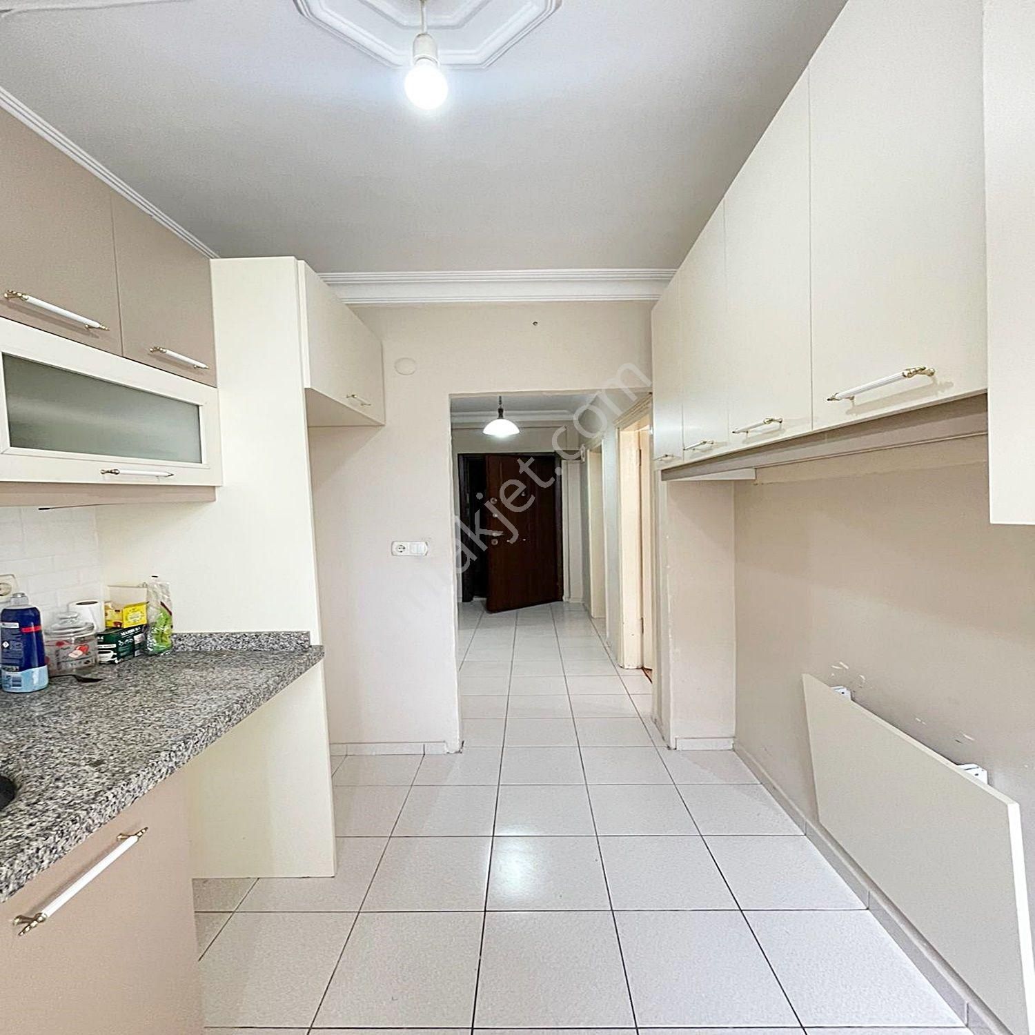 Beylikdüzü Yakuplu'da Giriş Kat Seviyesinde Bahçe Kullanımlı Aydınlık 2+1 Satılık Daire - Görsel 7