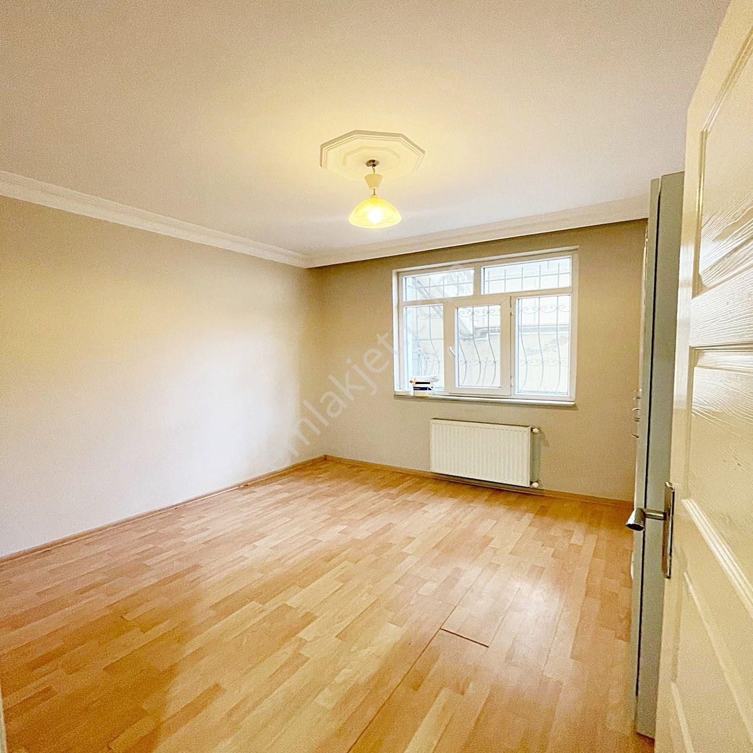 Beylikdüzü Yakuplu'da Giriş Kat Seviyesinde Bahçe Kullanımlı Aydınlık 2+1 Satılık Daire - Görsel 19