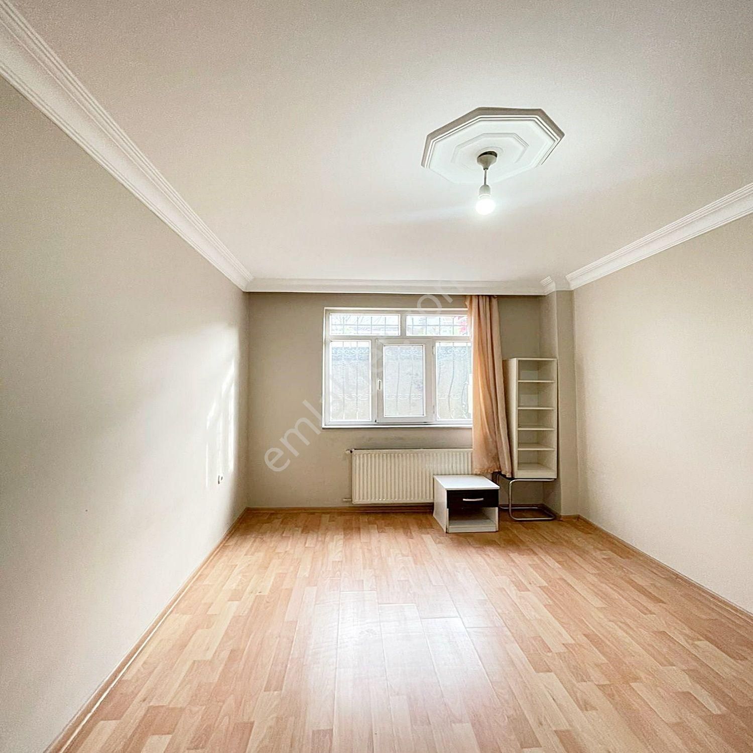 Beylikdüzü Yakuplu'da Giriş Kat Seviyesinde Bahçe Kullanımlı Aydınlık 2+1 Satılık Daire - Görsel 3