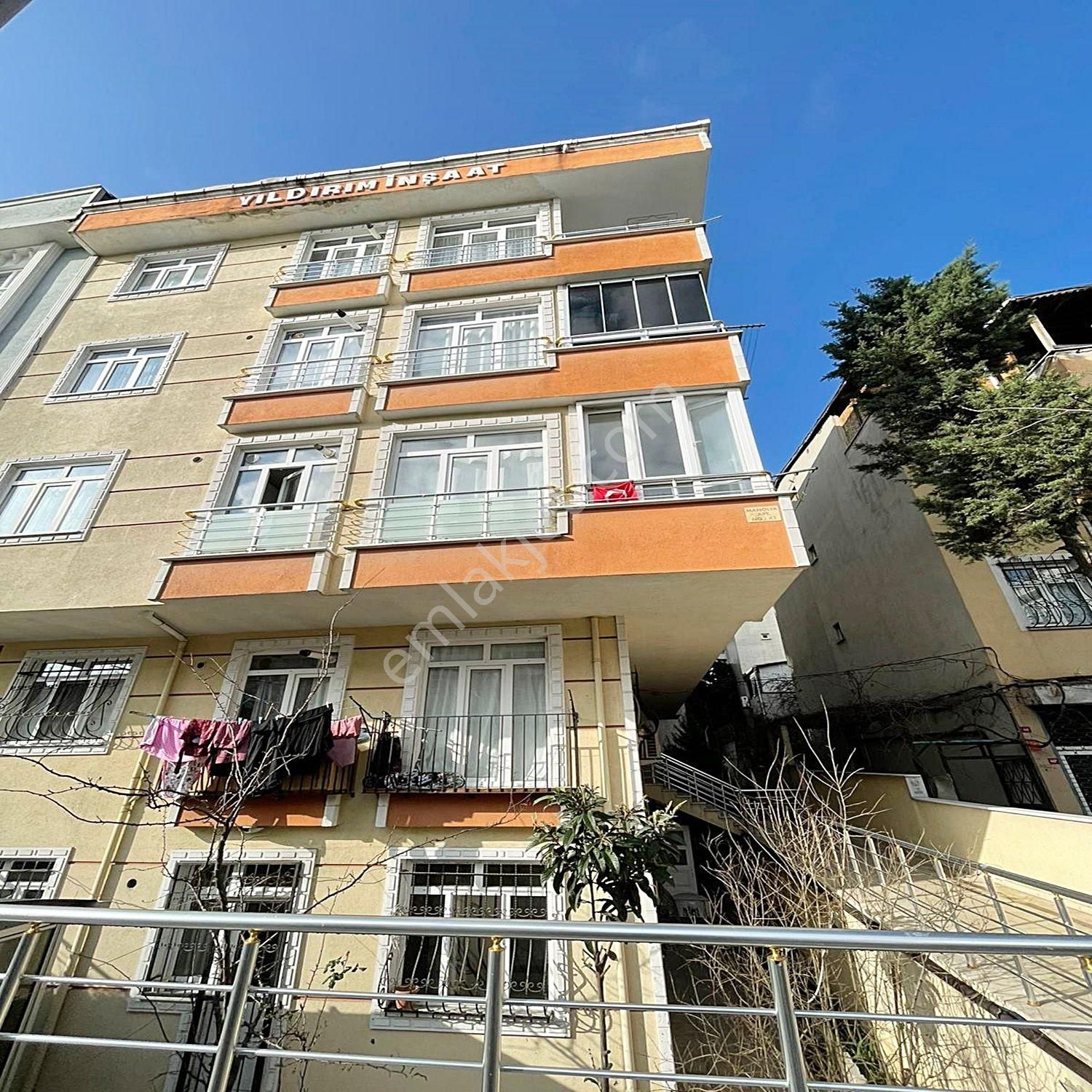 Beylikdüzü Yakuplu'da Giriş Kat Seviyesinde Bahçe Kullanımlı Aydınlık 2+1 Satılık Daire - Görsel 13