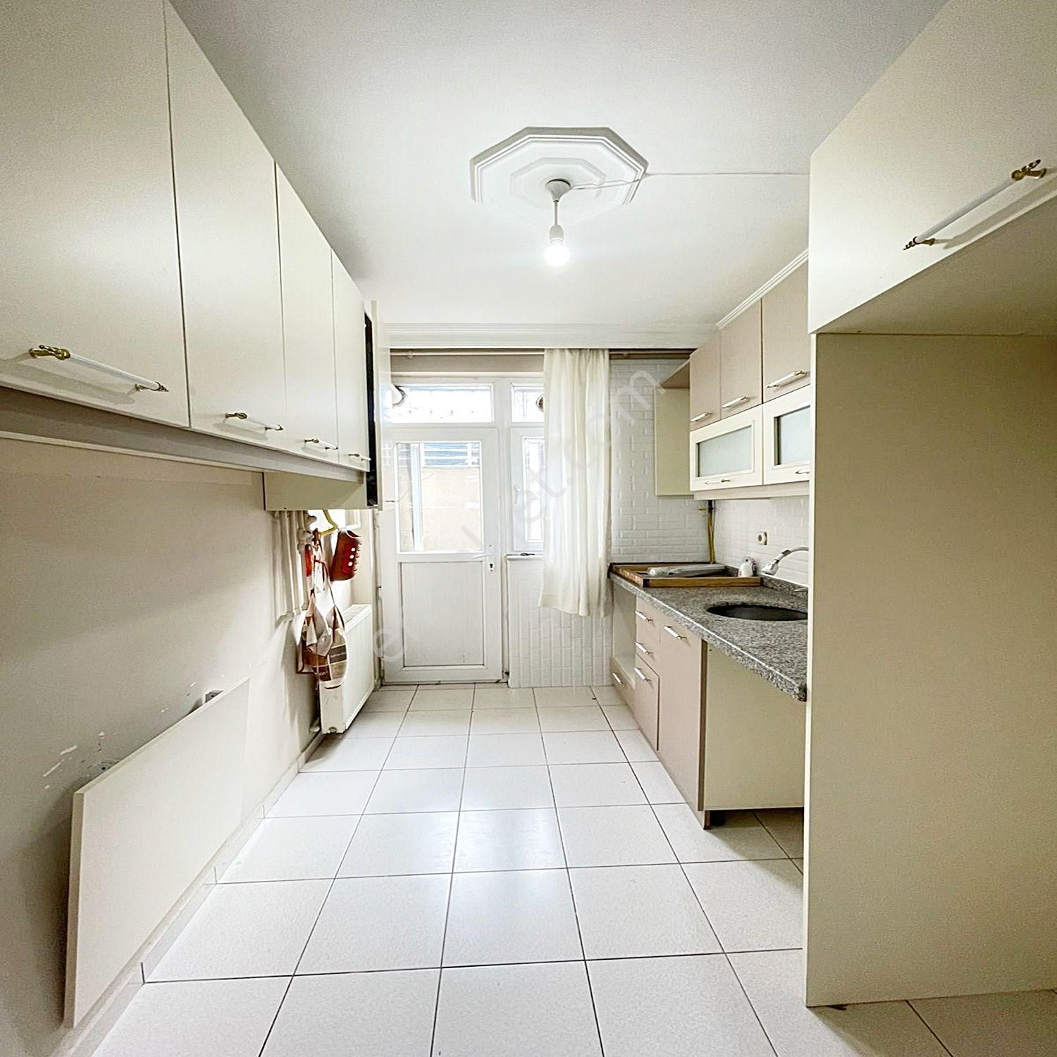 Beylikdüzü Yakuplu'da Giriş Kat Seviyesinde Bahçe Kullanımlı Aydınlık 2+1 Satılık Daire - Görsel 6