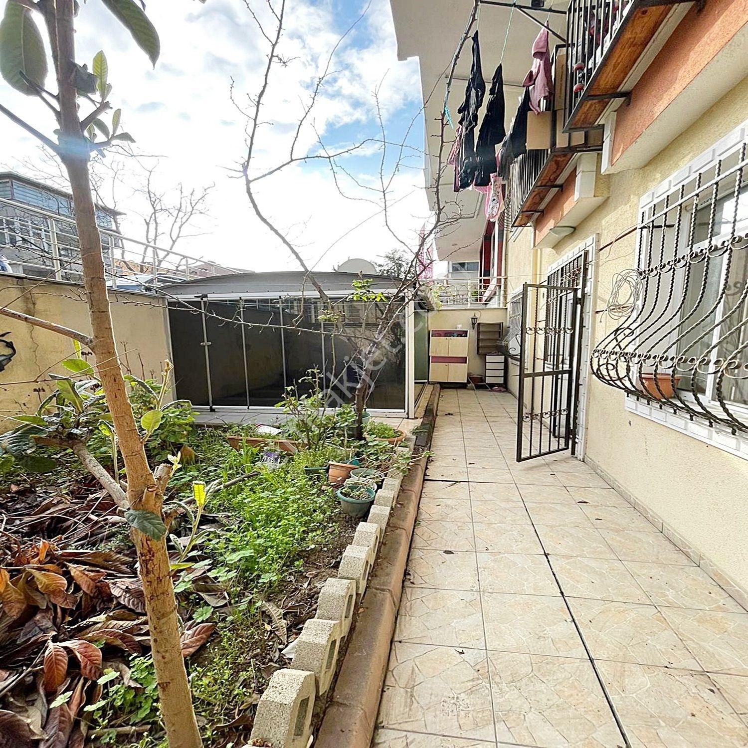 Beylikdüzü Yakuplu'da Giriş Kat Seviyesinde Bahçe Kullanımlı Aydınlık 2+1 Satılık Daire - Görsel 14