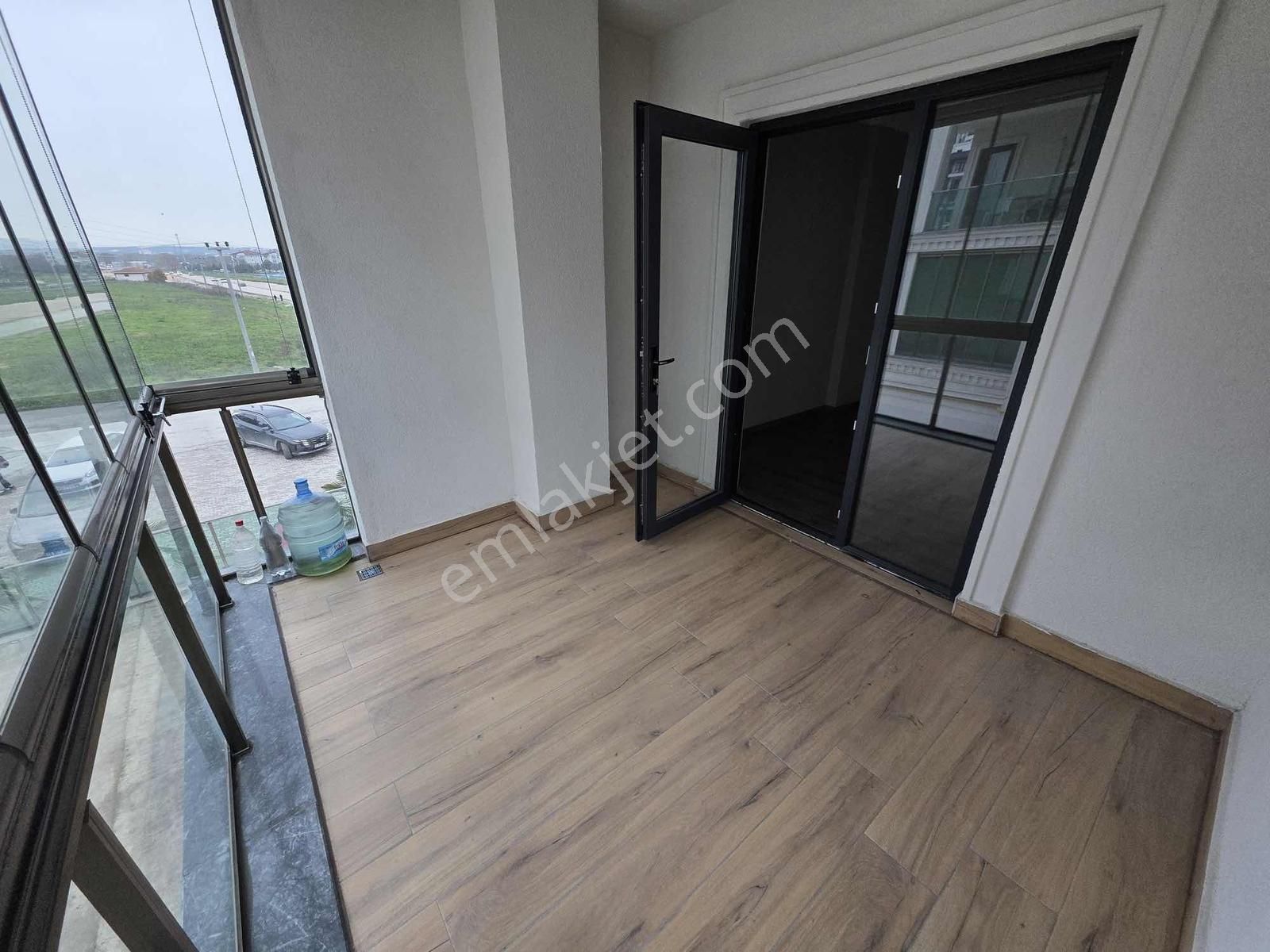 Kayapa Cadde Cepheli 2. Kat Cam Balkonlu Daire - Görsel 18