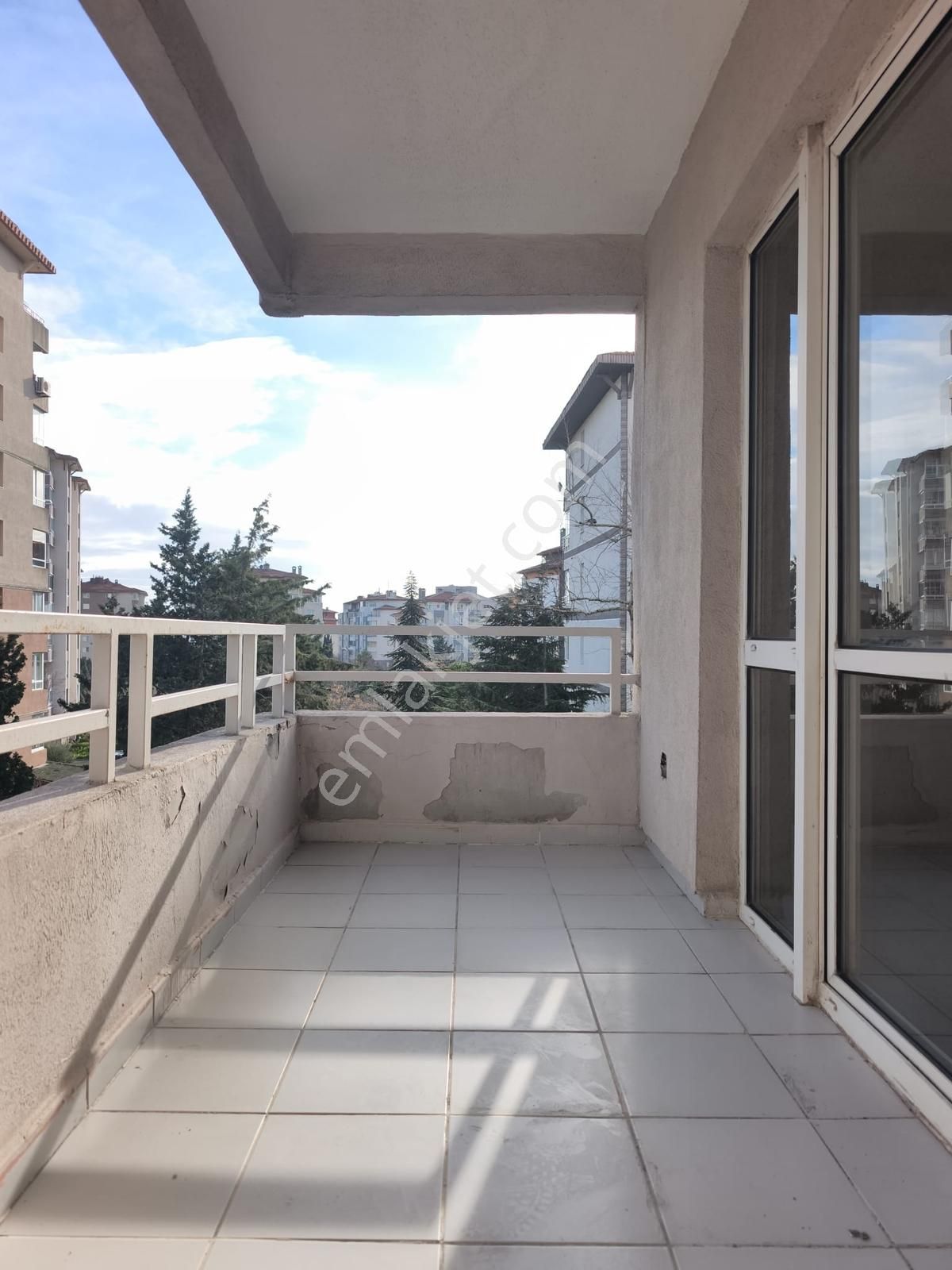 Sinanoba Emlak Bank. Evlerinde 2+1 128m2 Balkonlu Açık Otoparklı - Görsel 6