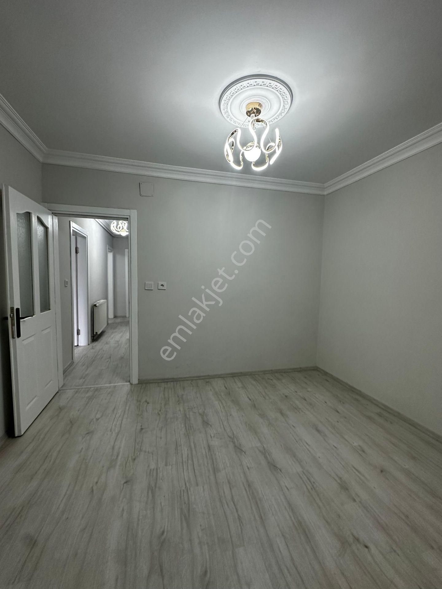 Turgutlu Satılık Mustafa Kemal Mah 120m2 Zemin Üstü 1. Kat Doğalgazlı Balkonlu 12 Yıllık Daire - Görsel 3