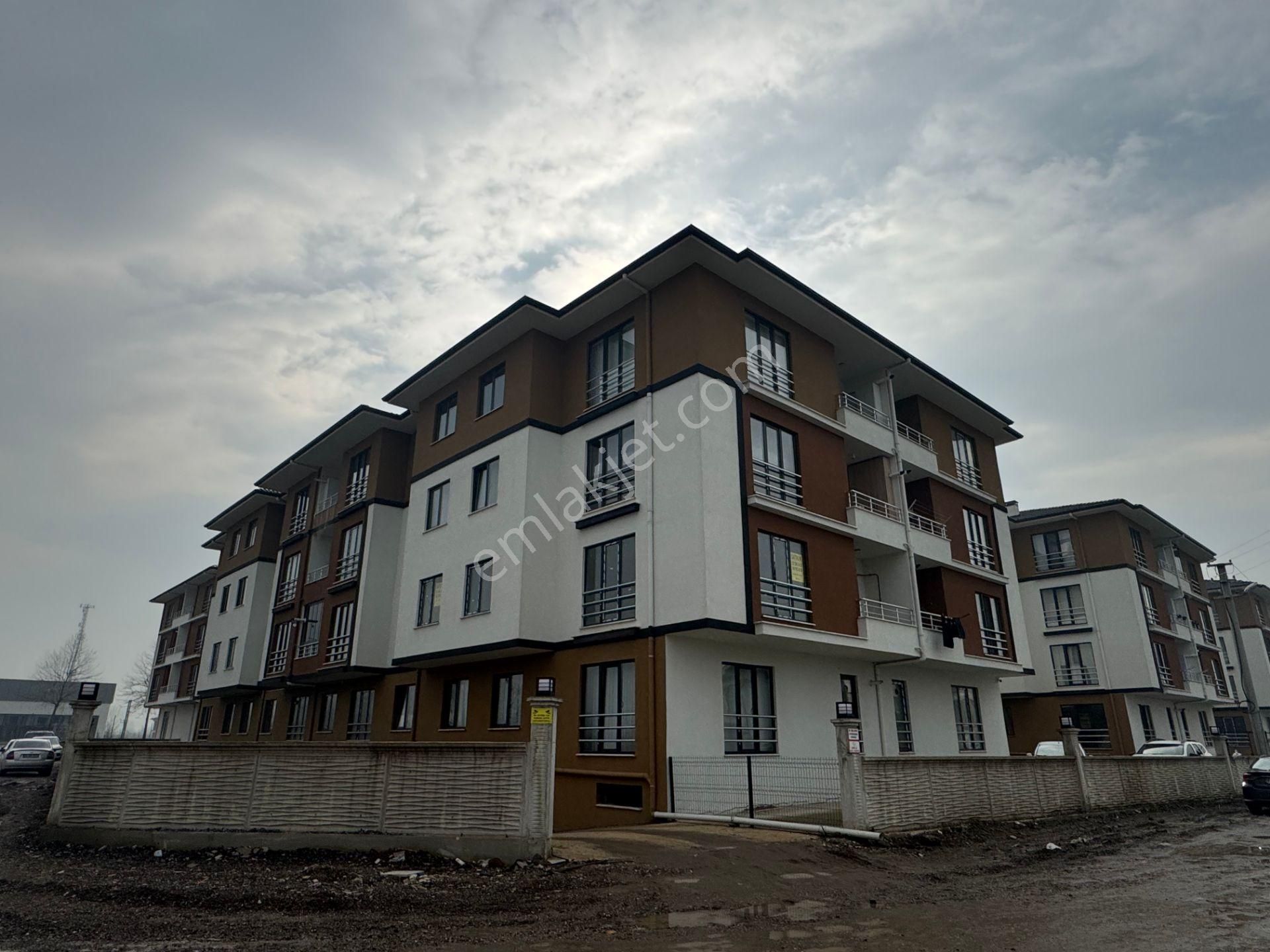 Atakent Sitesi'nde 3+1 150 M2 Satılık Daire - Görsel 2