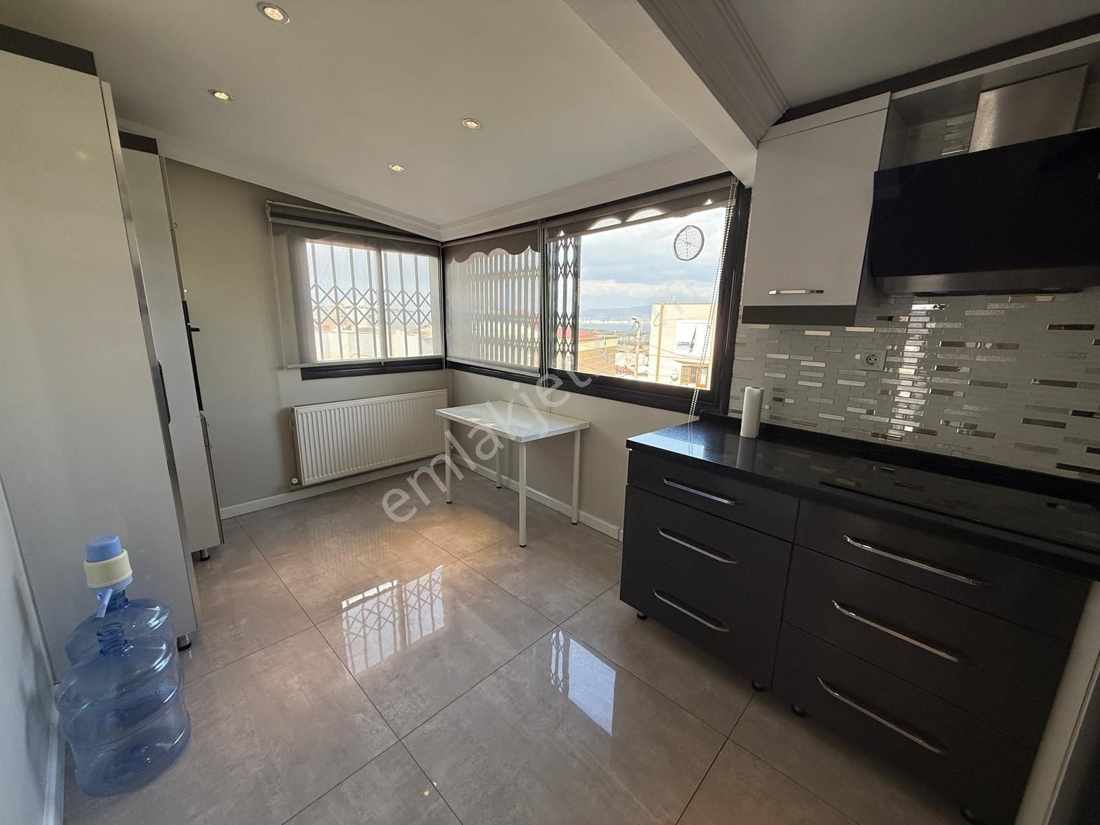 Balçova'da Deniz Ve Orman Manzaralı 3+1 Dubleks Daire 9 Yıllık - Görsel 8