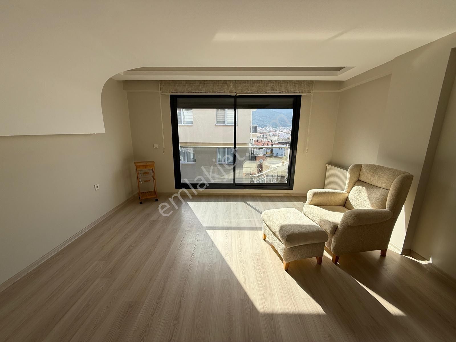 Balçova'da Deniz Ve Orman Manzaralı 3+1 Dubleks Daire 9 Yıllık - Görsel 9