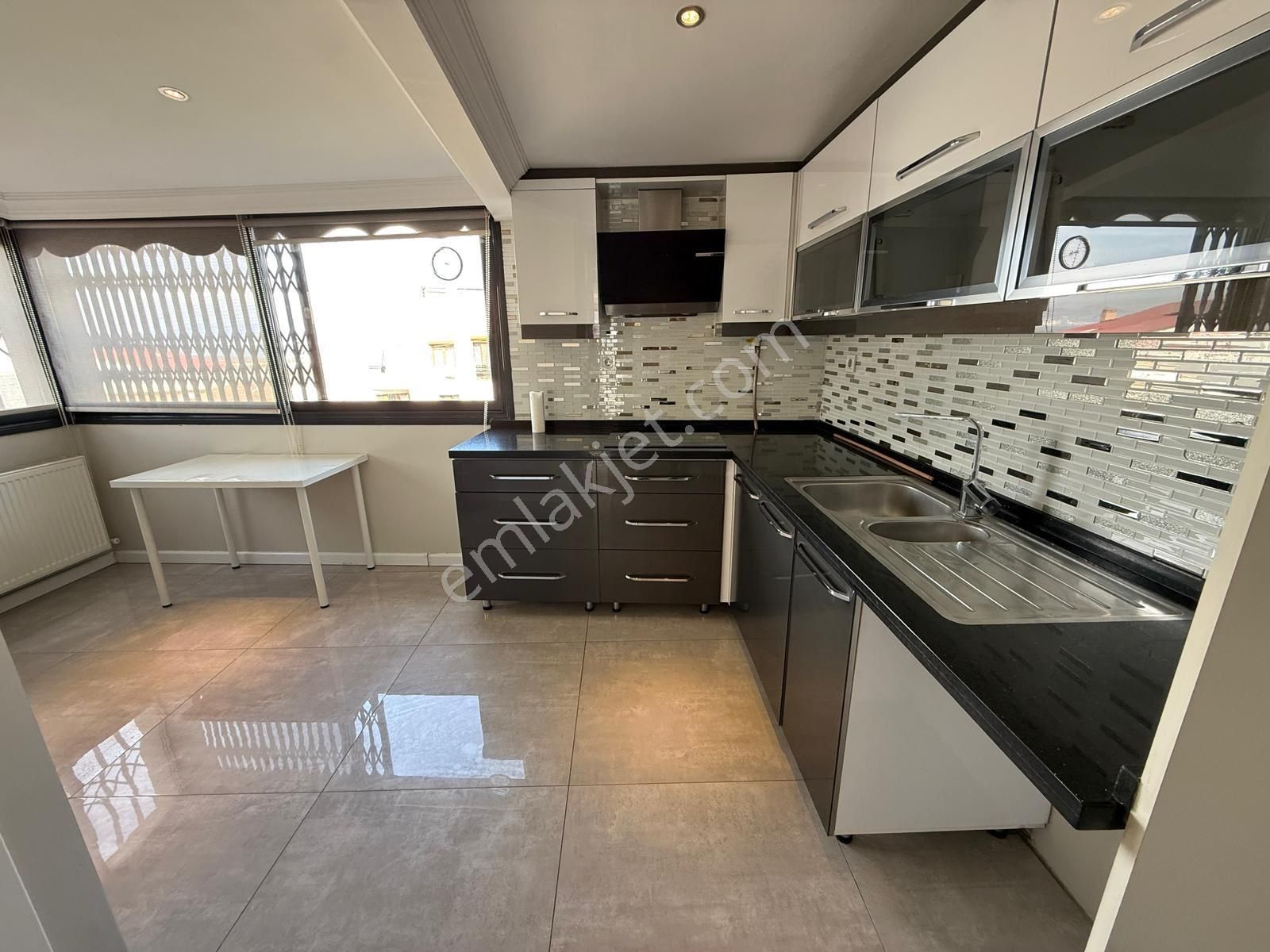 Balçova'da Deniz Ve Orman Manzaralı 3+1 Dubleks Daire 9 Yıllık - Görsel 5