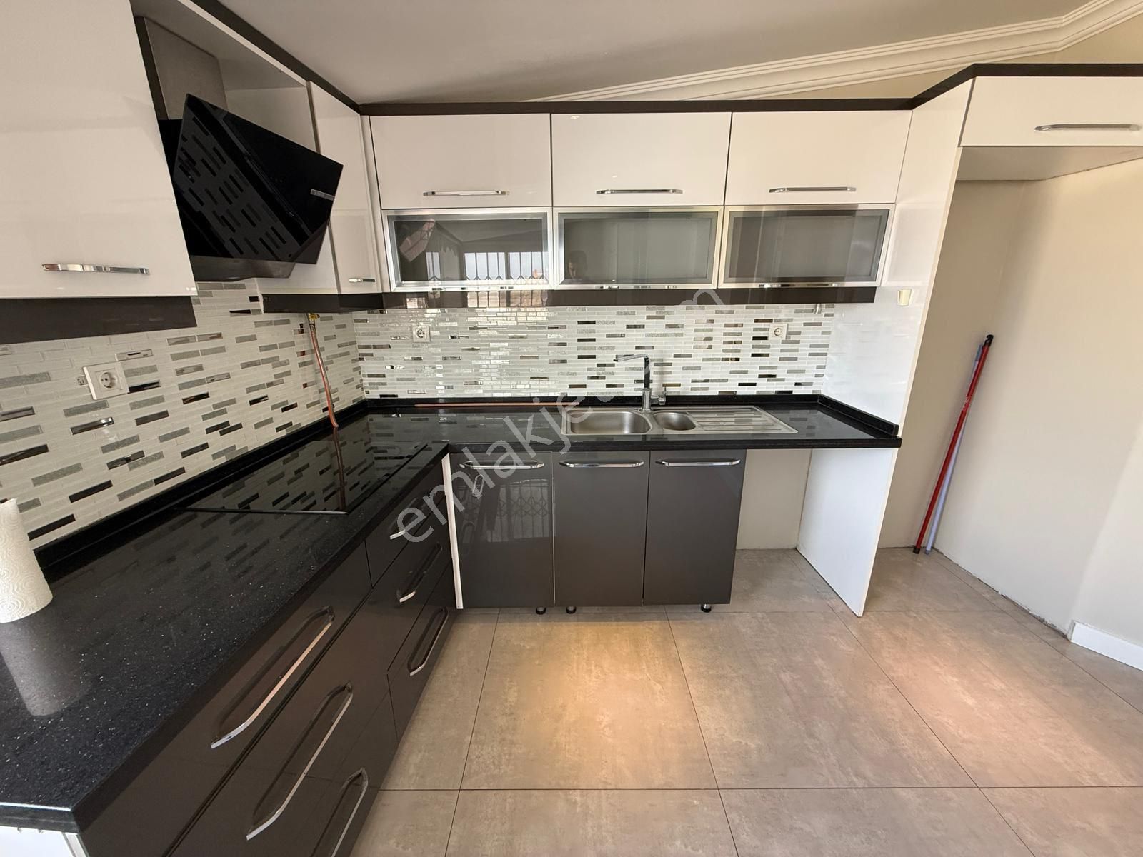 Balçova'da Deniz Ve Orman Manzaralı 3+1 Dubleks Daire 9 Yıllık - Görsel 4