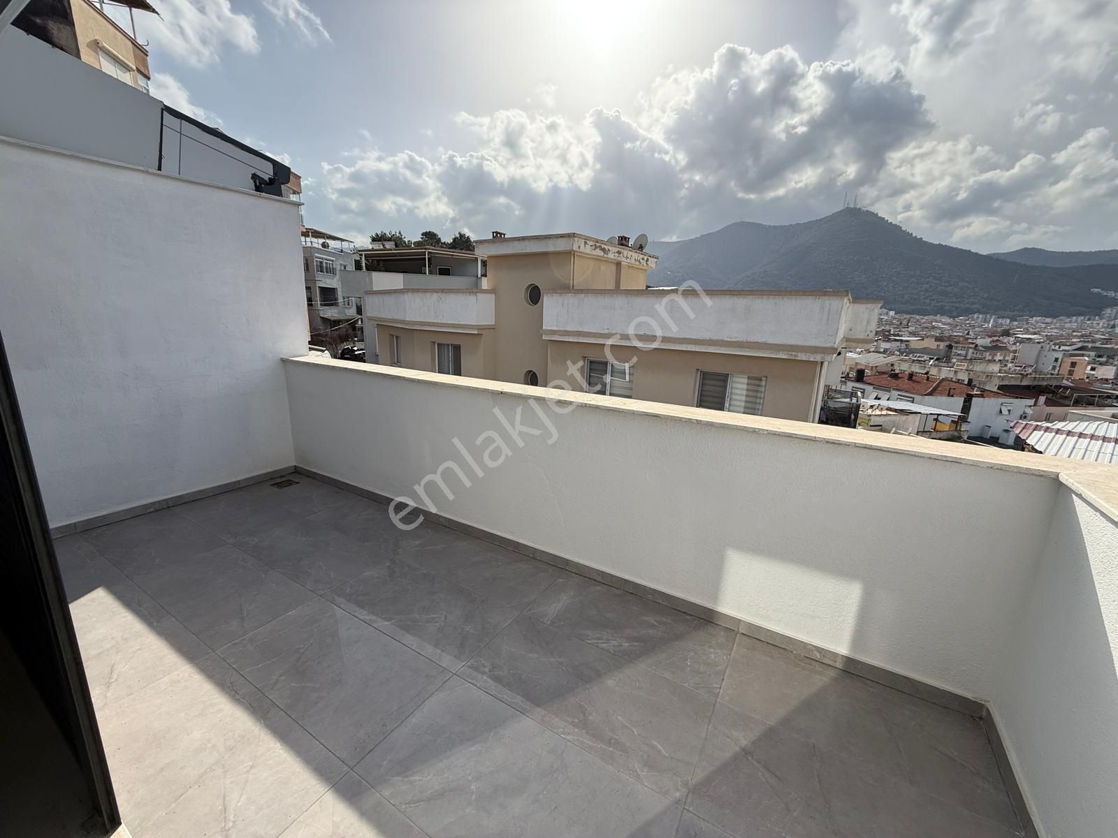 Balçova'da Deniz Ve Orman Manzaralı 3+1 Dubleks Daire 9 Yıllık - Görsel 32