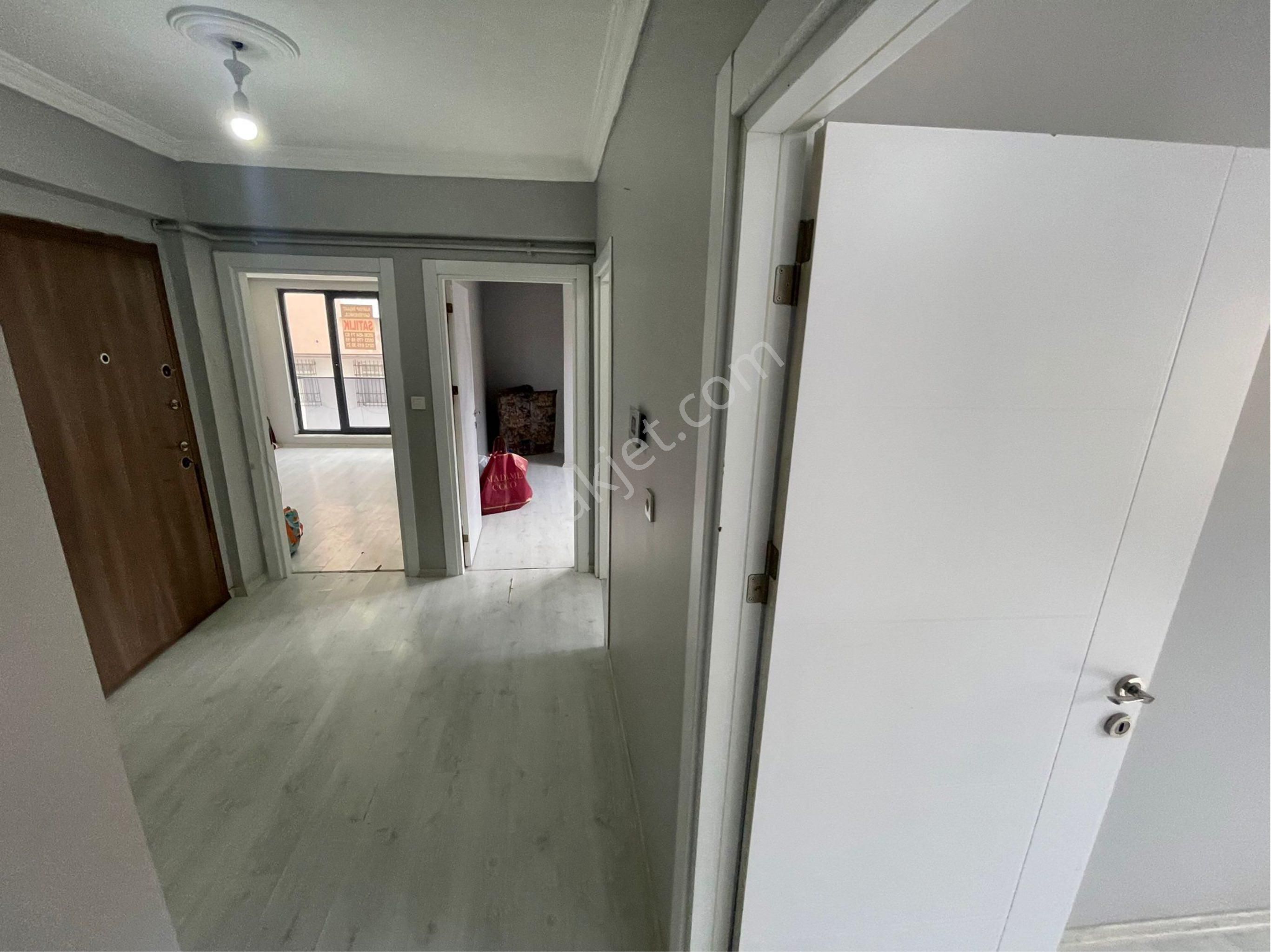 50.yıl Mahallesinde Satılık 95m2 2+1 Geniş Daire - Görsel 14