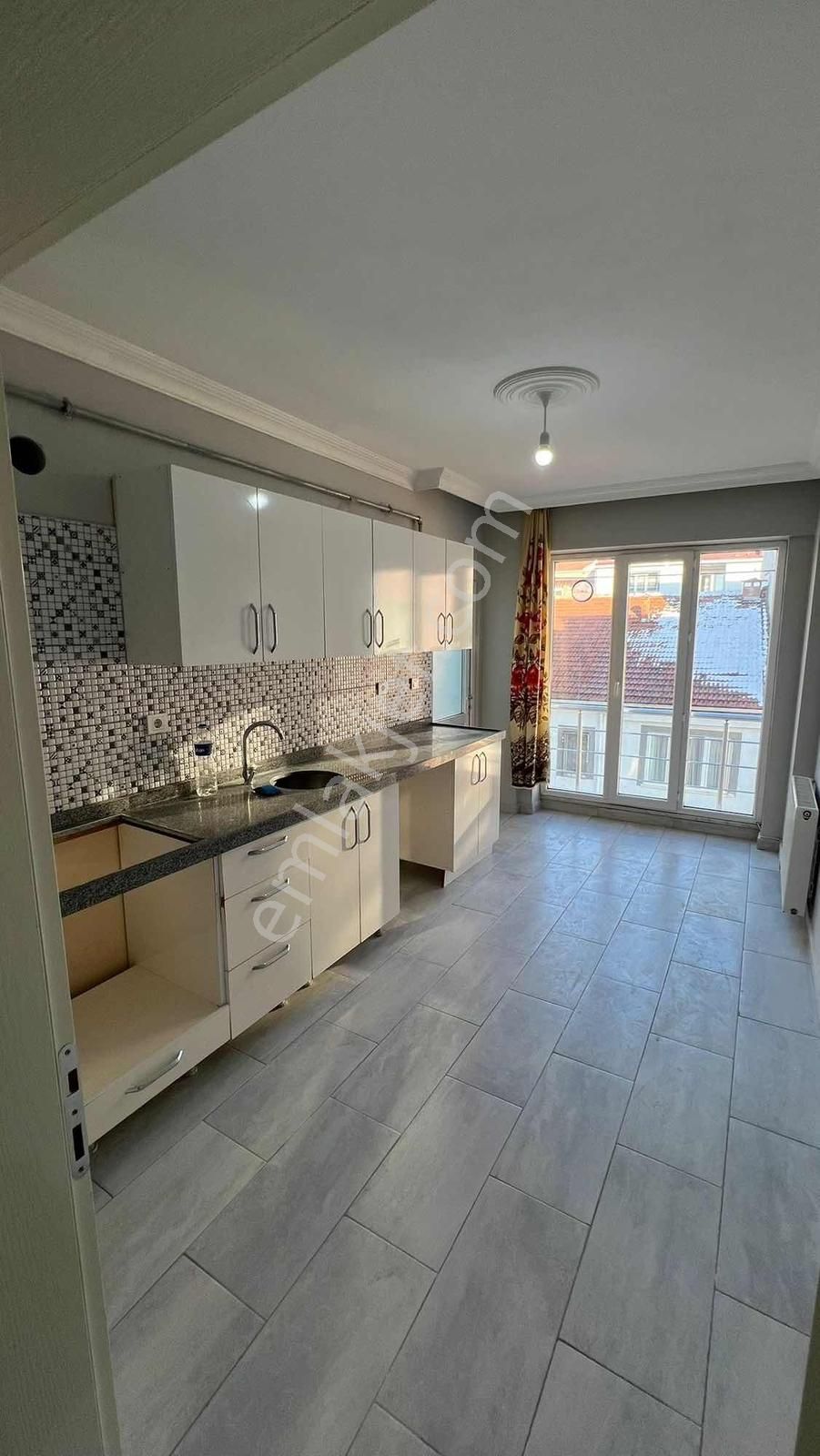 Bera Gayrımenkul'den Cumhuriyet Mh. Satılık Ara Kat - Görsel 7