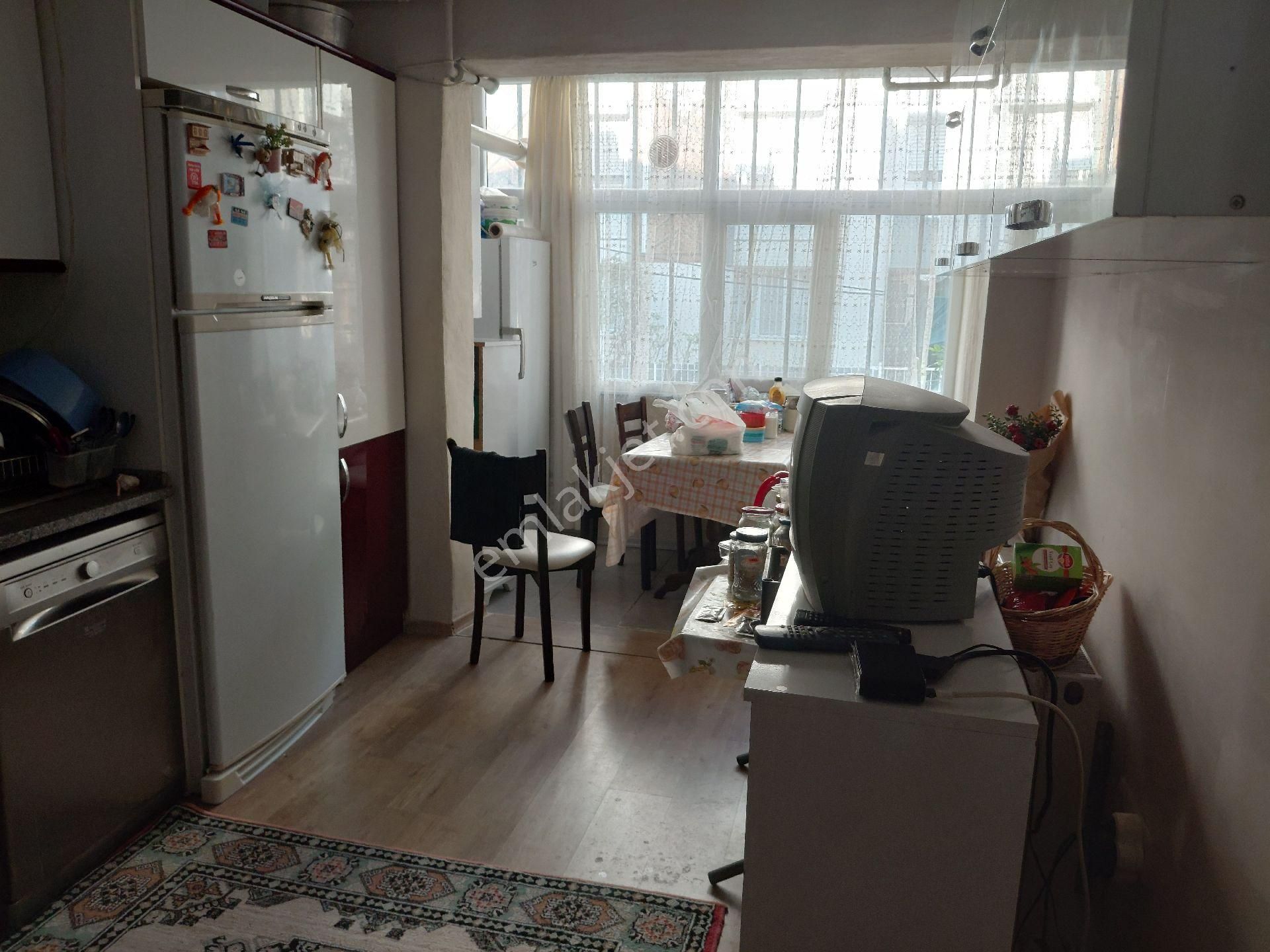 Buca Akıncılarda Satılık Kapalı Mutfak Doğalgazlı Yüksek Zemin Bahçeli 2+1daire - Görsel 6