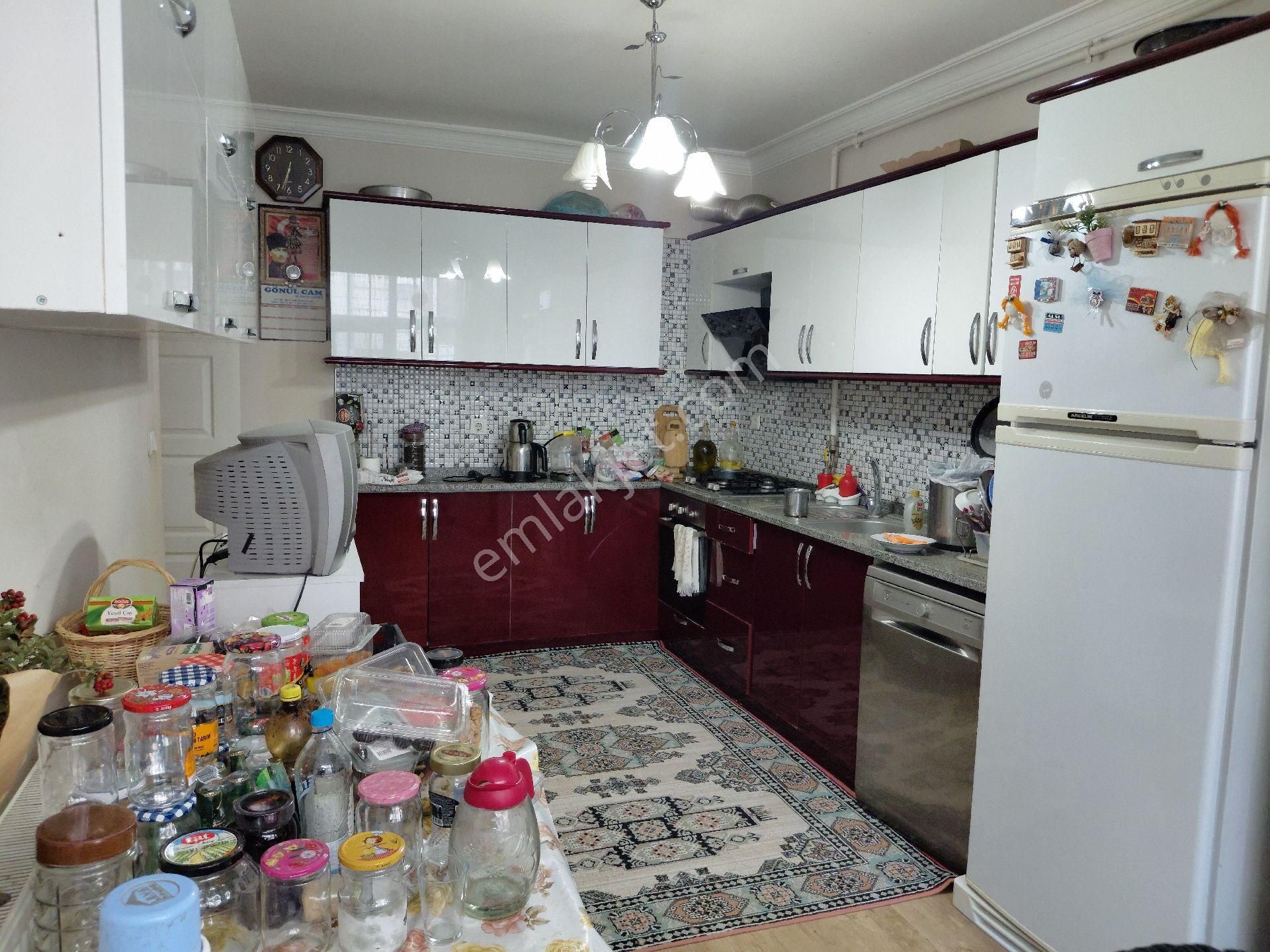 Buca Akıncılarda Satılık Kapalı Mutfak Doğalgazlı Yüksek Zemin Bahçeli 2+1daire - Görsel 9