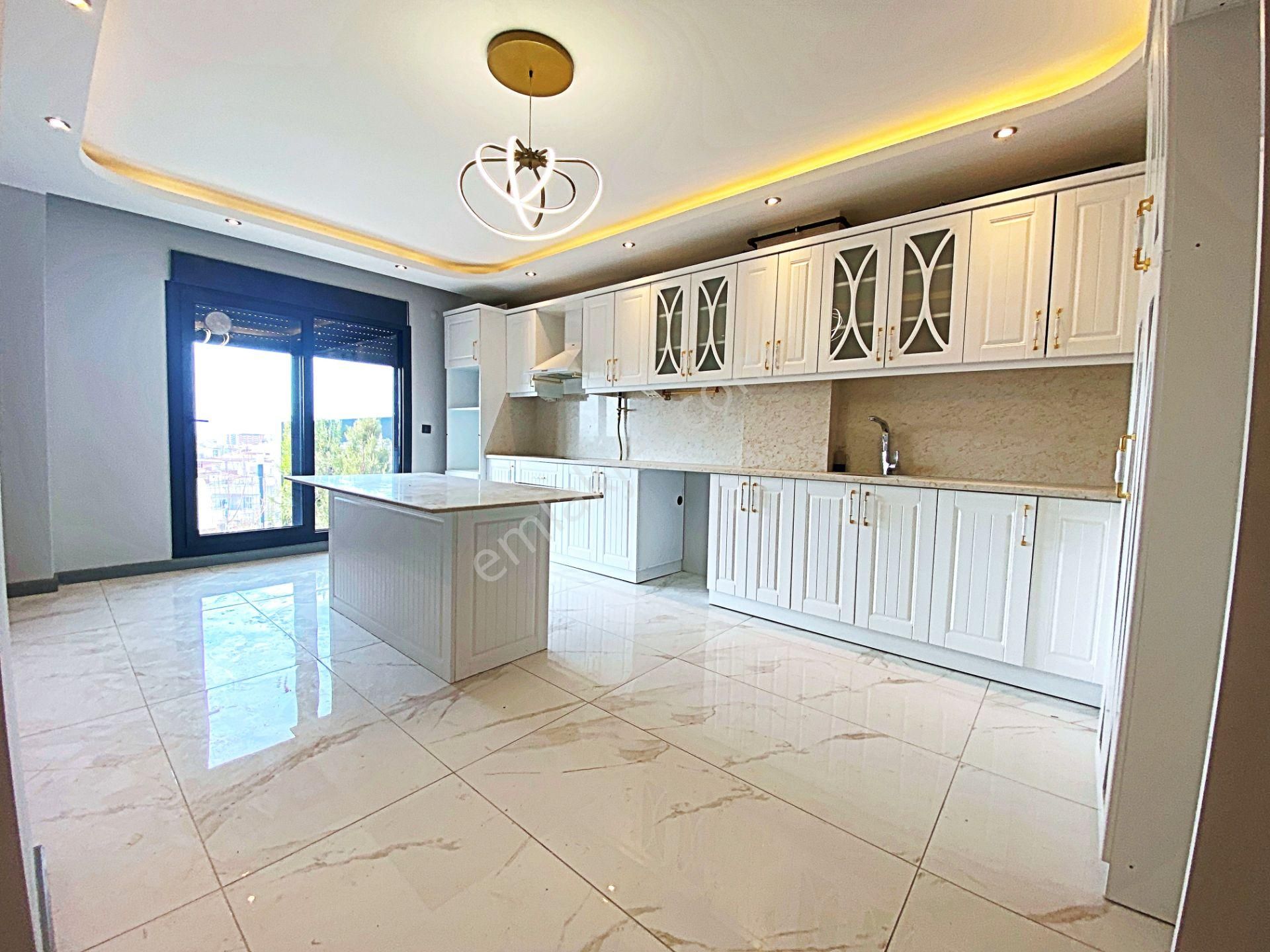 🌀gültaş Emlaktan Kadıköyde Satılık 6+1 Deniz Ve Doğa Manzaralı Ebeveny Banyolu Villa - Görsel 3