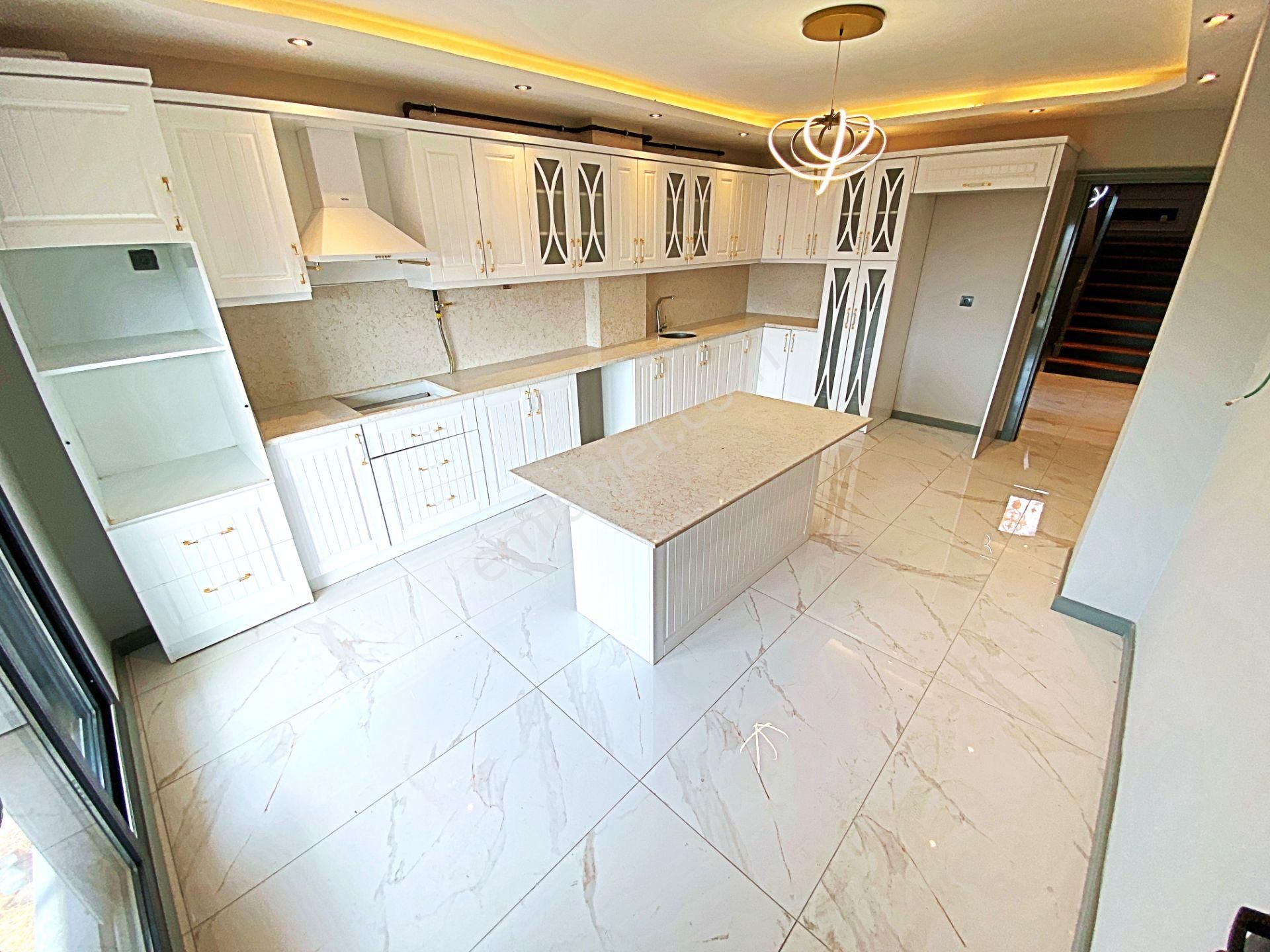 🌀gültaş Emlaktan Kadıköyde Satılık 6+1 Deniz Ve Doğa Manzaralı Ebeveny Banyolu Villa - Görsel 6