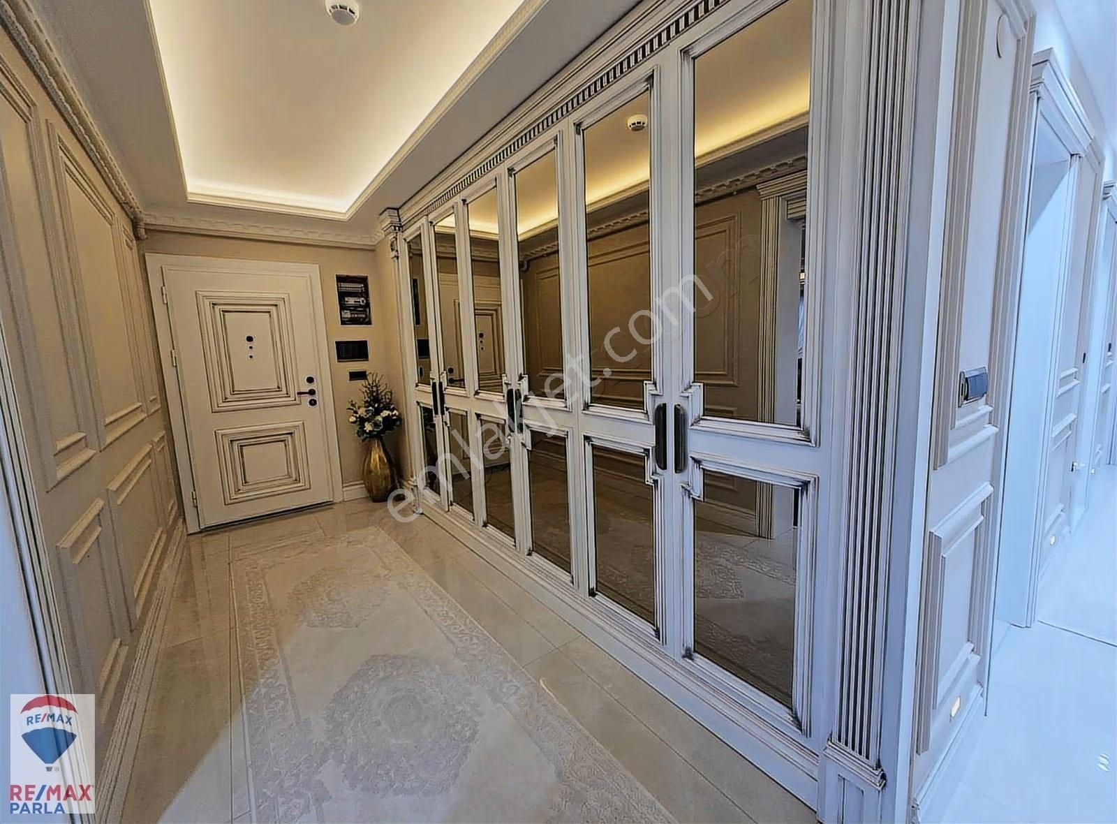 Blue Sky Sitesinin Havuz Ve Deniz Manzaralı En Lüks Dairesi - Görsel 20