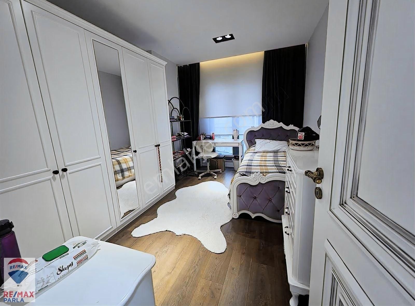 Blue Sky Sitesinin Havuz Ve Deniz Manzaralı En Lüks Dairesi - Görsel 21