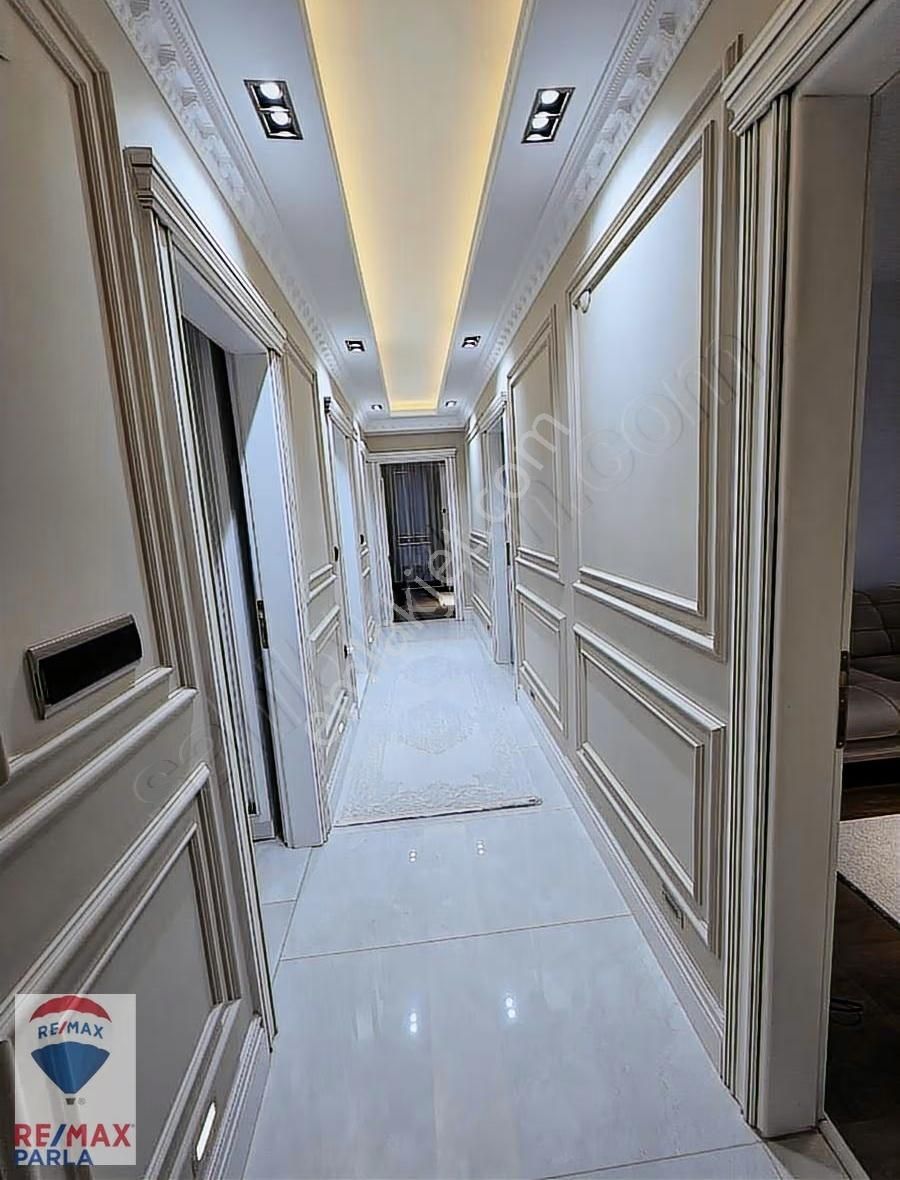 Blue Sky Sitesinin Havuz Ve Deniz Manzaralı En Lüks Dairesi - Görsel 23