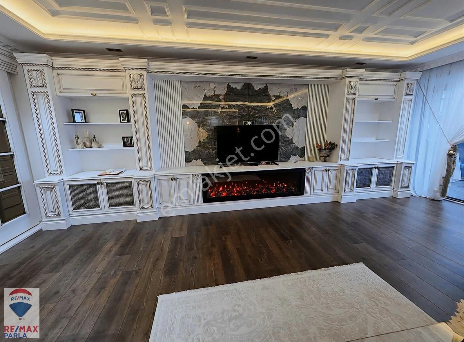 Blue Sky Sitesinin Havuz Ve Deniz Manzaralı En Lüks Dairesi - Görsel 12