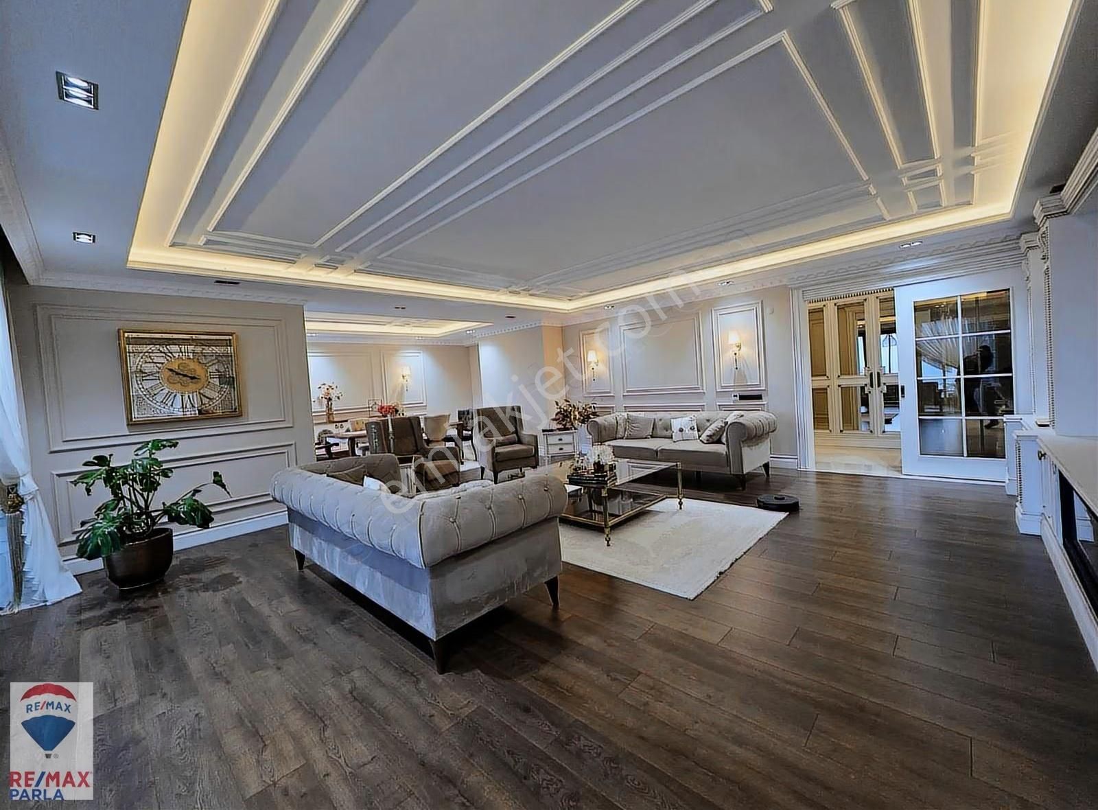 Blue Sky Sitesinin Havuz Ve Deniz Manzaralı En Lüks Dairesi