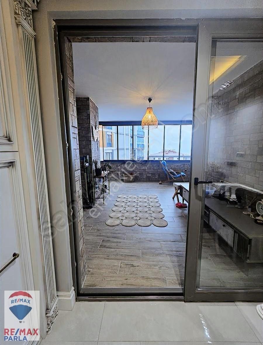 Blue Sky Sitesinin Havuz Ve Deniz Manzaralı En Lüks Dairesi - Görsel 3