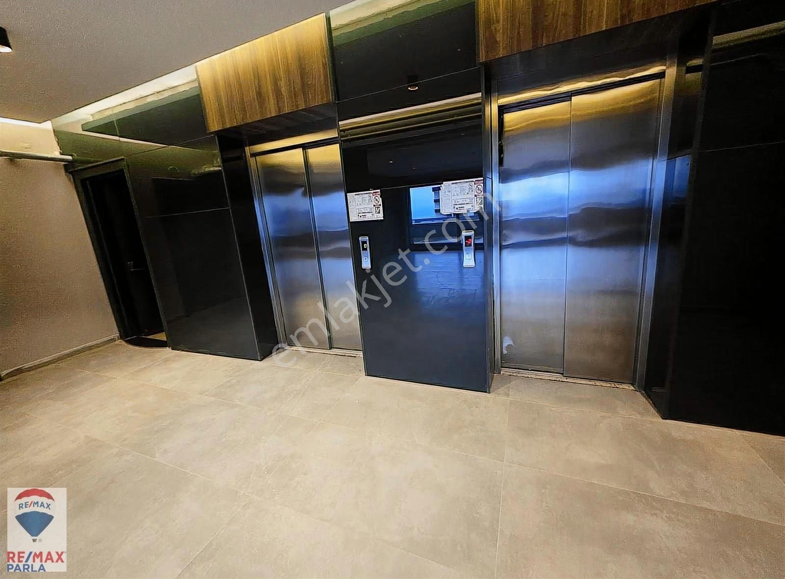 Blue Sky Sitesinin Havuz Ve Deniz Manzaralı En Lüks Dairesi - Görsel 15