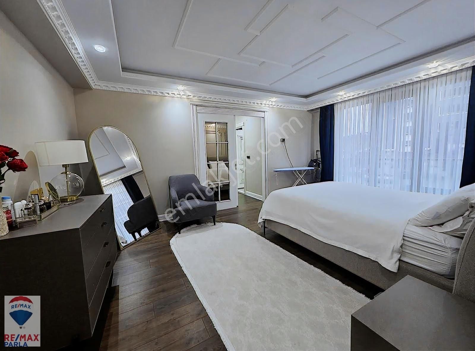 Blue Sky Sitesinin Havuz Ve Deniz Manzaralı En Lüks Dairesi - Görsel 11