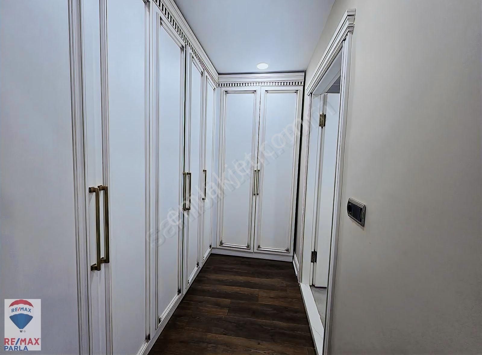 Blue Sky Sitesinin Havuz Ve Deniz Manzaralı En Lüks Dairesi - Görsel 24