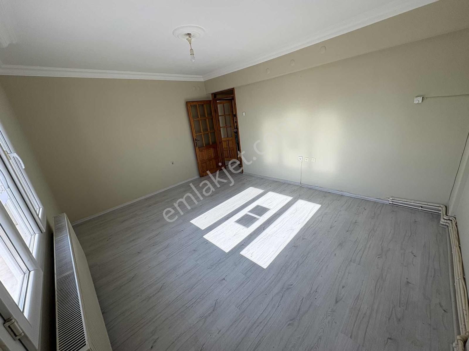 Buca İşçi Evleri Barış Mah.de Satılık 2+1 D.gazlı Daire - Görsel 11