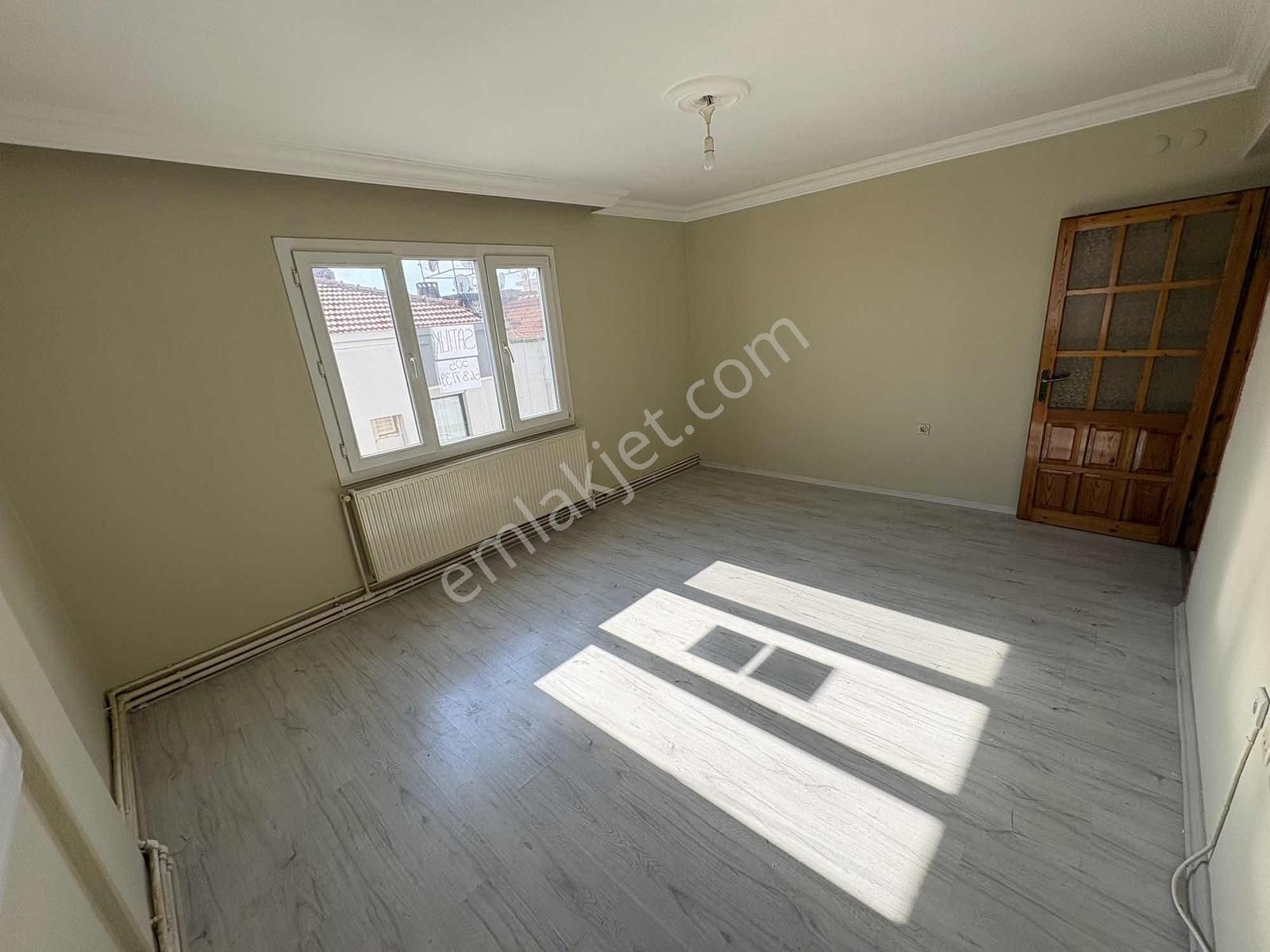 Buca İşçi Evleri Barış Mah.de Satılık 2+1 D.gazlı Daire - Görsel 18