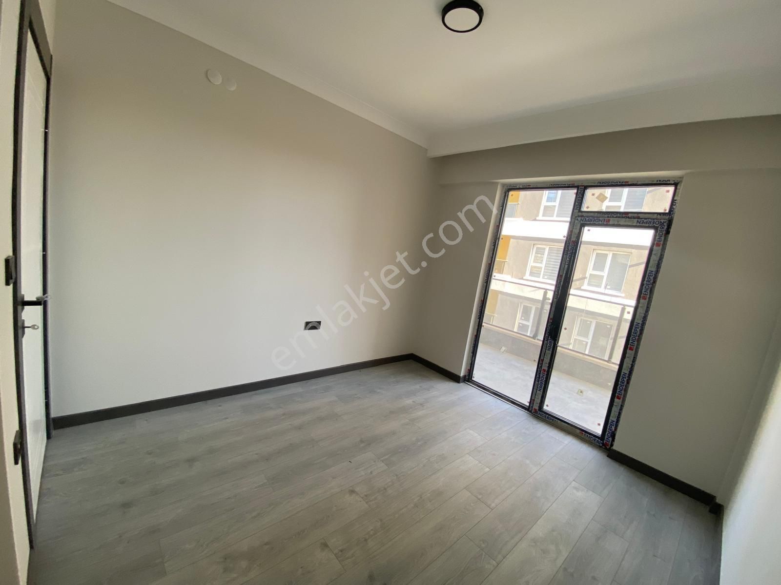 Esenboğa Mahalesinde Caddeye Yakın Lüx Yapılı Kata Satılık Daire - Görsel 16