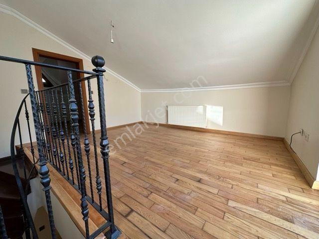 Zekeriyaköy Site İçerisinde 4+2 Manzaralı Satılık Villa - Görsel 12