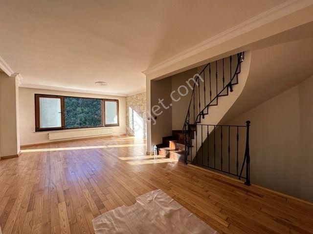 Zekeriyaköy Site İçerisinde 4+2 Manzaralı Satılık Villa - Görsel 7