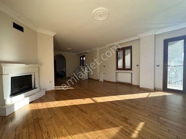 Zekeriyaköy Site İçerisinde 4+2 Manzaralı Satılık Villa - Görsel 3