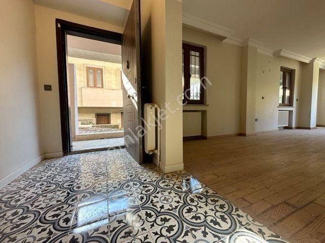 Zekeriyaköy Site İçerisinde 4+2 Manzaralı Satılık Villa - Görsel 20