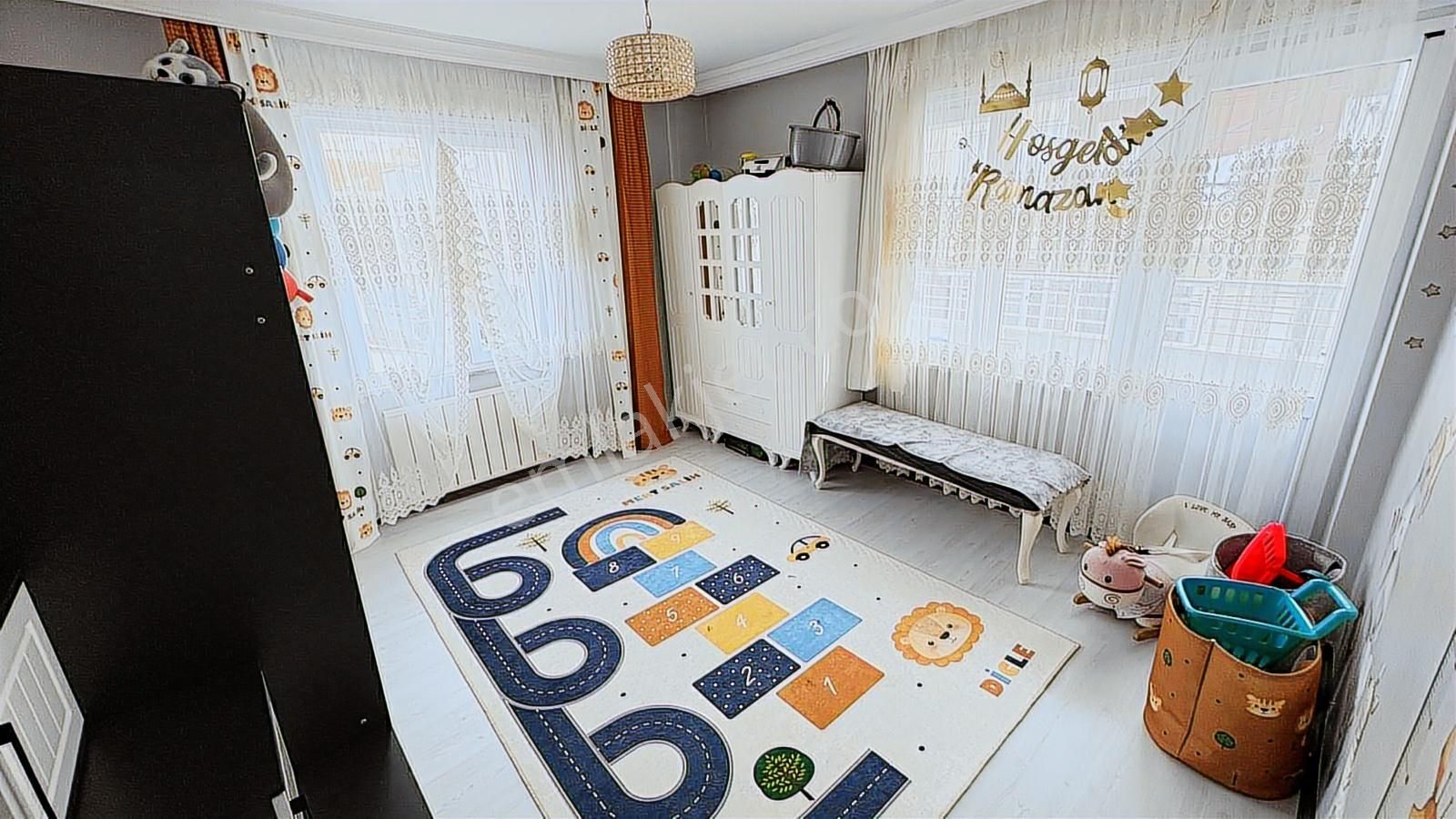 Söğütlüçeşme'de Full Tadilatlı Geniş 3+1 Satılık Daire - Görsel 9