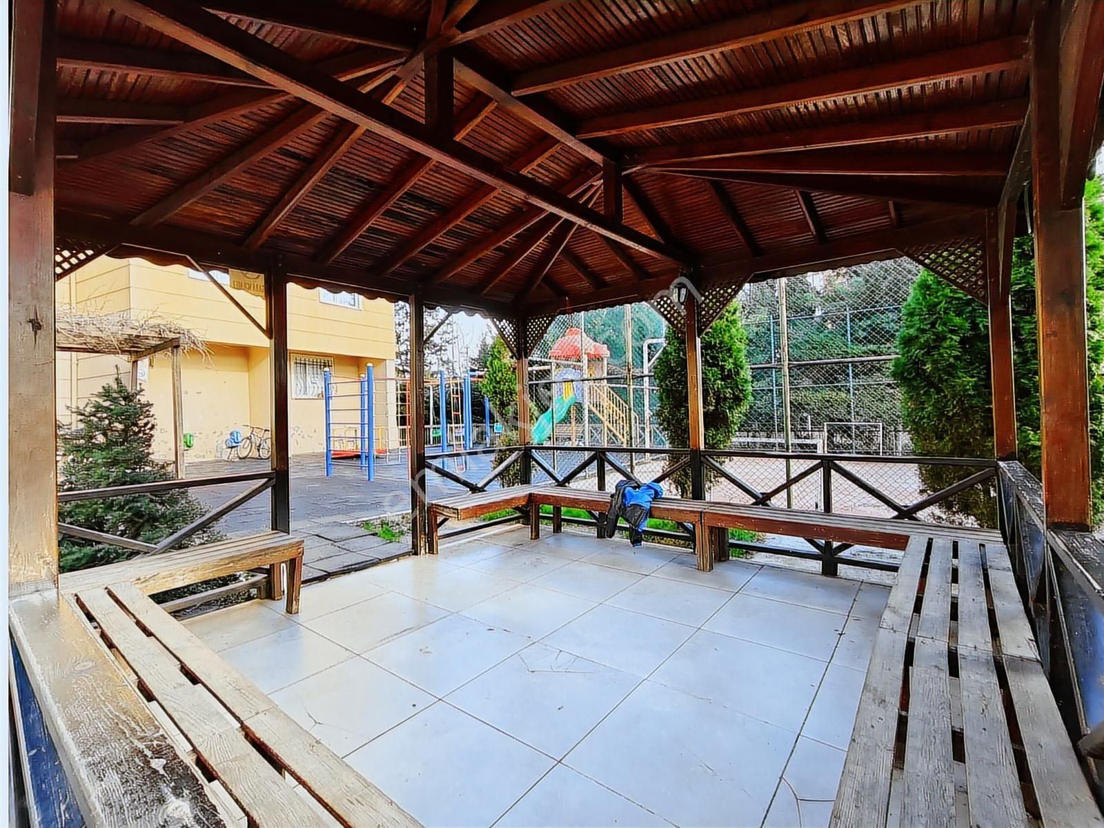 Çekmeköy Çınar Evleri Sitesi Boş 3+1 Satılık Daire - Görsel 4