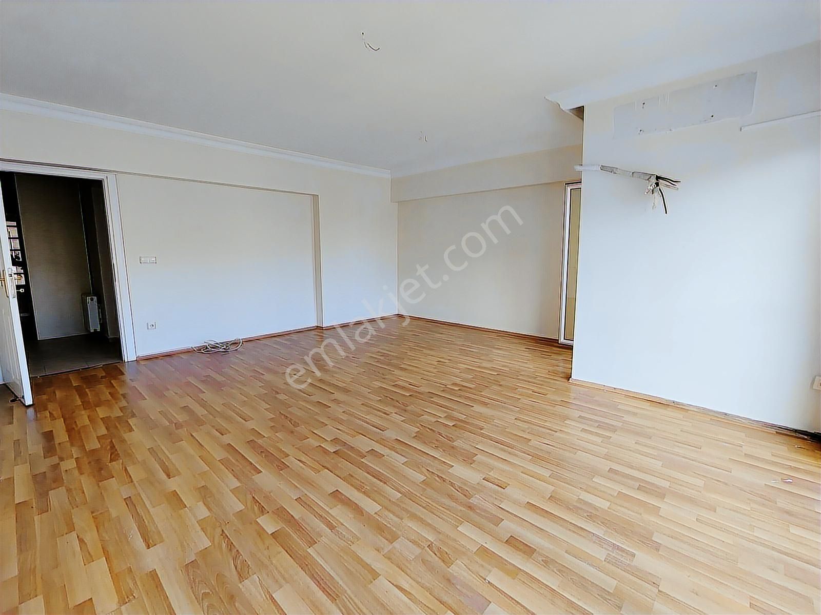 Çekmeköy Çınar Evleri Sitesi Boş 3+1 Satılık Daire - Görsel 6