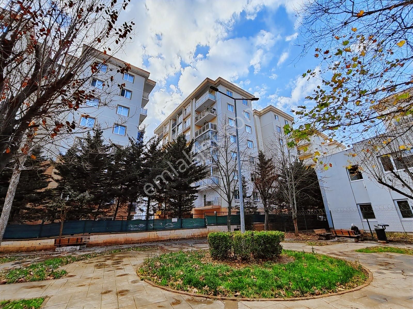 Çekmeköy Çınar Evleri Sitesi Boş 3+1 Satılık Daire - Görsel 5