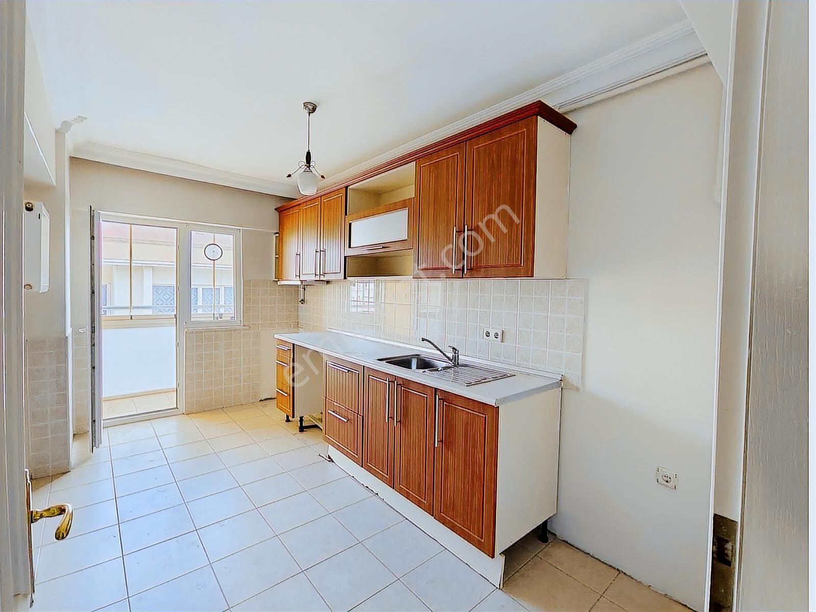 Çekmeköy Çınar Evleri Sitesi Boş 3+1 Satılık Daire - Görsel 13