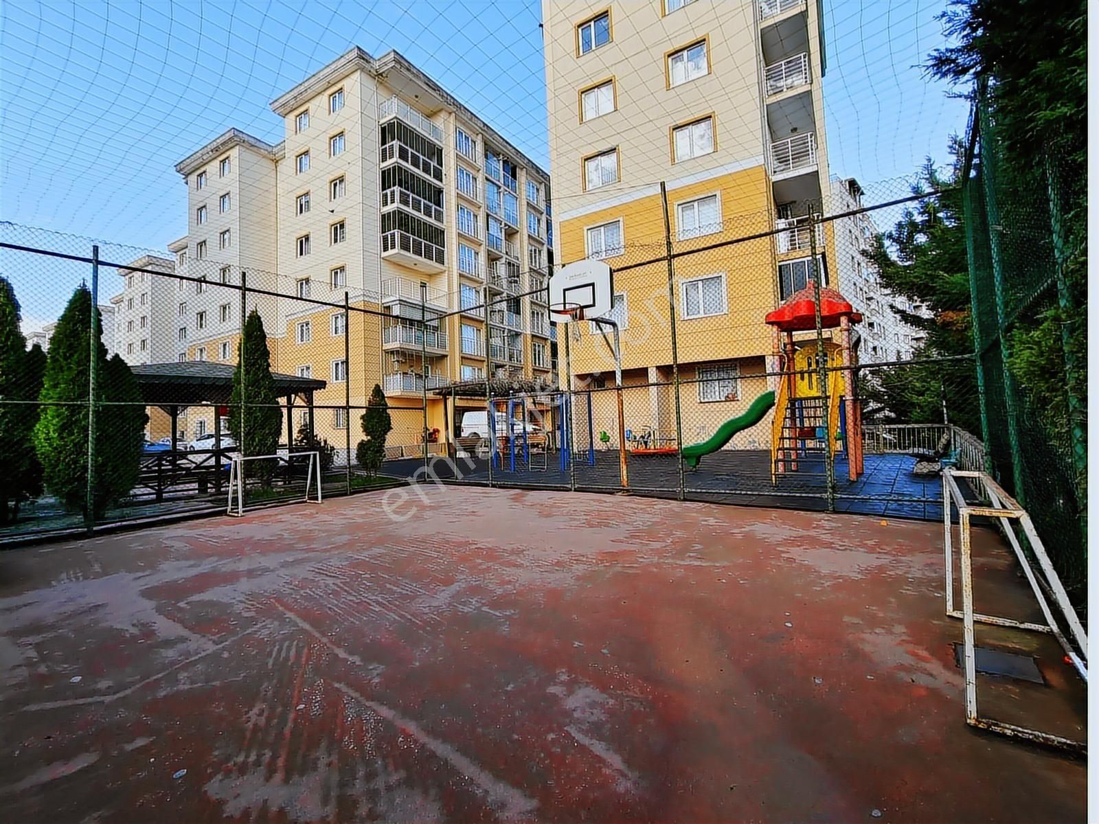 Çekmeköy Çınar Evleri Sitesi Boş 3+1 Satılık Daire - Görsel 16