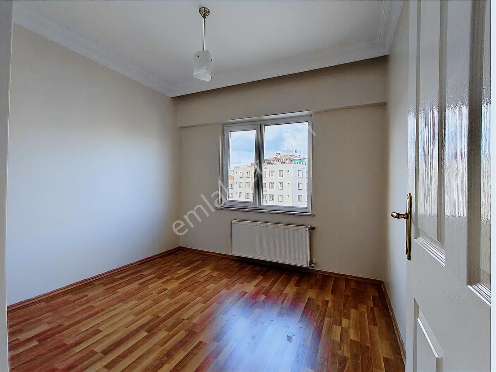 Çekmeköy Çınar Evleri Sitesi Boş 3+1 Satılık Daire - Görsel 3