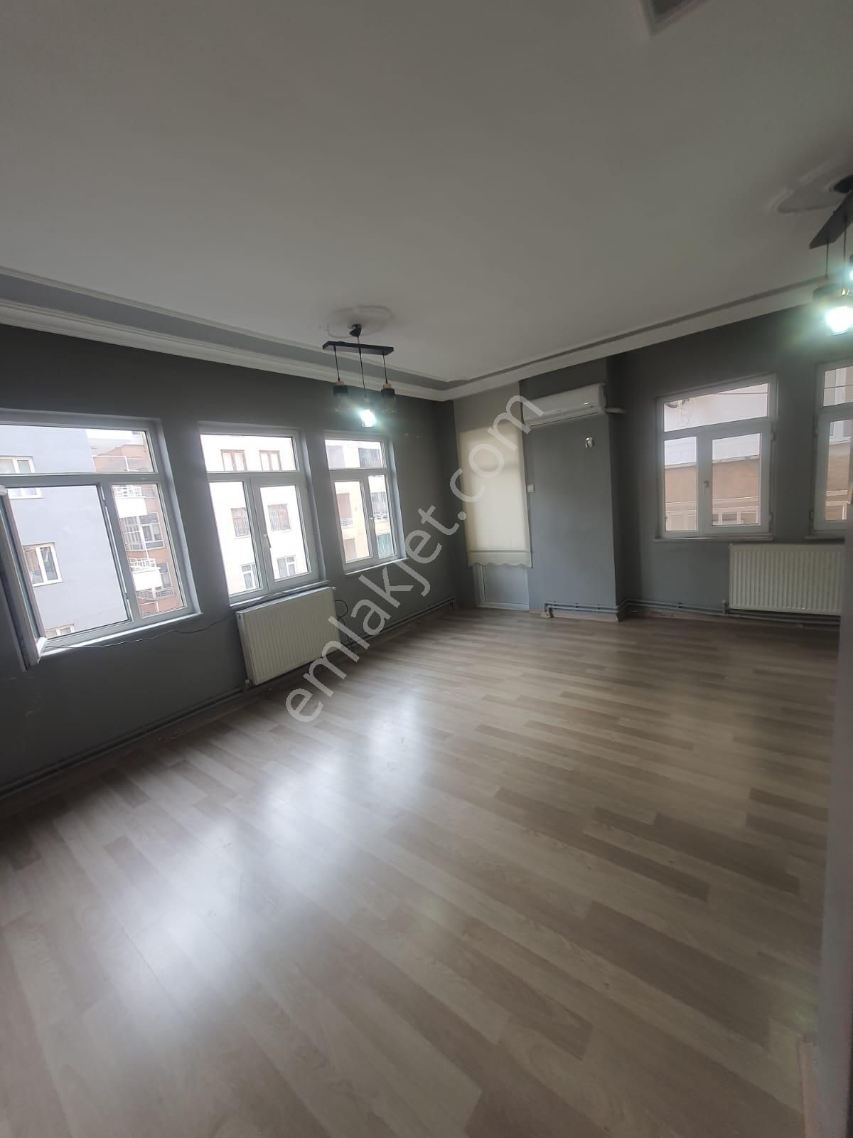 İncom Line Gayrimenkulden Çamlıcada 3+1 Kiralık Dairemiz - Görsel 10
