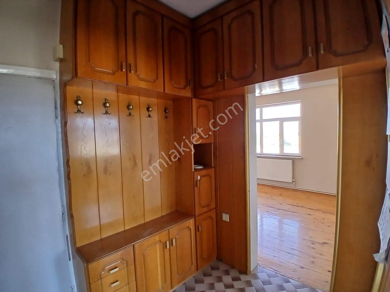 Akçay Emlak'tan Akşehir Tipi Mahallesinde Müstakil Tadında Doğalgazlı Kiralık 3+1 Daire - Görsel 24