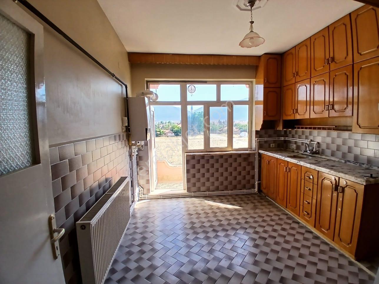 Akçay Emlak'tan Akşehir Tipi Mahallesinde Müstakil Tadında Doğalgazlı Kiralık 3+1 Daire - Görsel 18