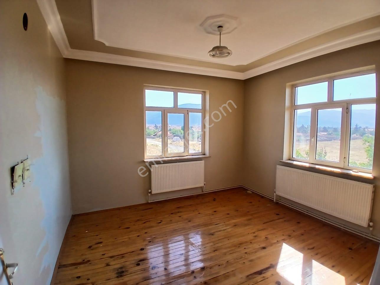 Akçay Emlak'tan Akşehir Tipi Mahallesinde Müstakil Tadında Doğalgazlı Kiralık 3+1 Daire - Görsel 33