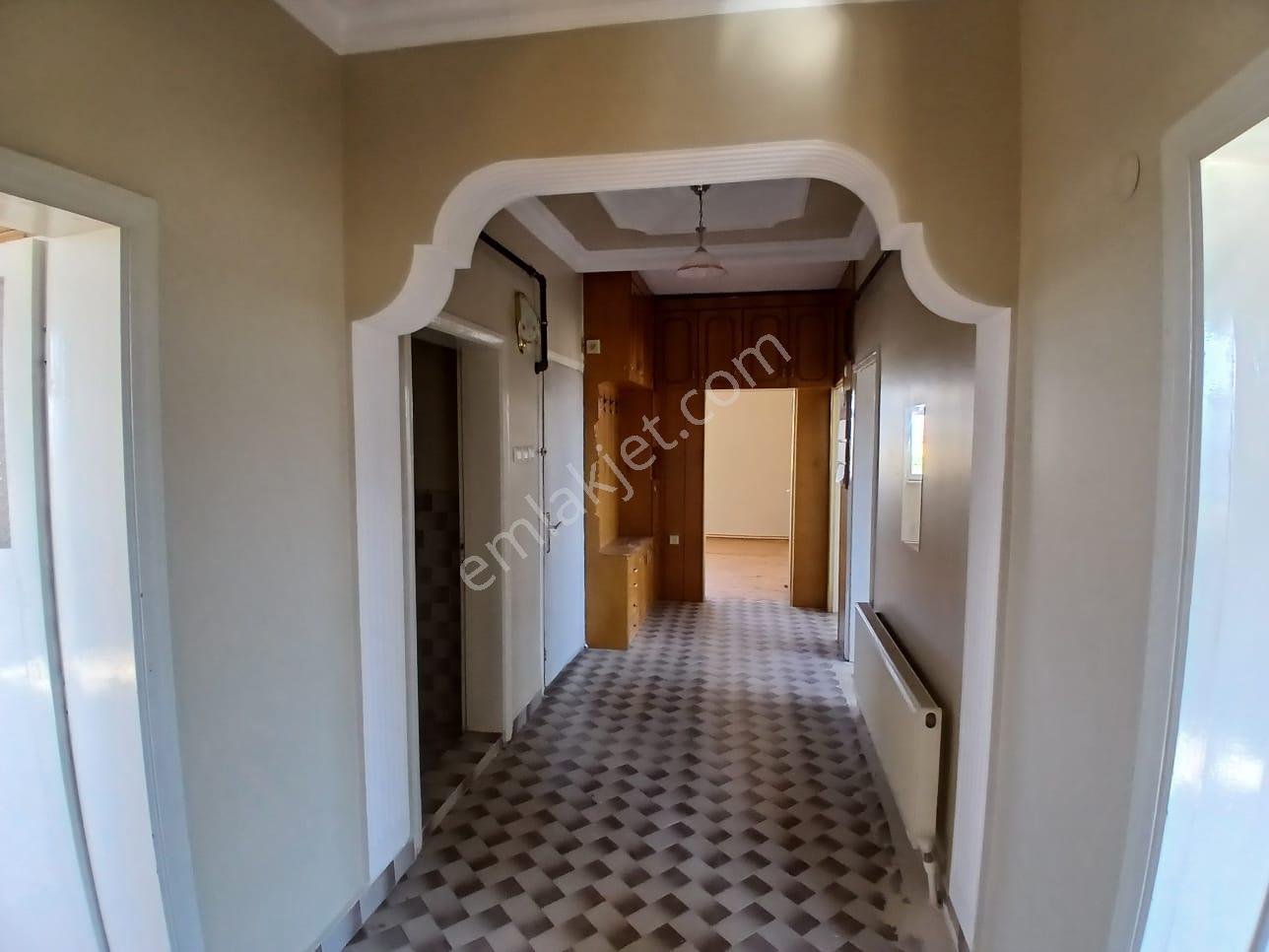 Akçay Emlak'tan Akşehir Tipi Mahallesinde Müstakil Tadında Doğalgazlı Kiralık 3+1 Daire - Görsel 23