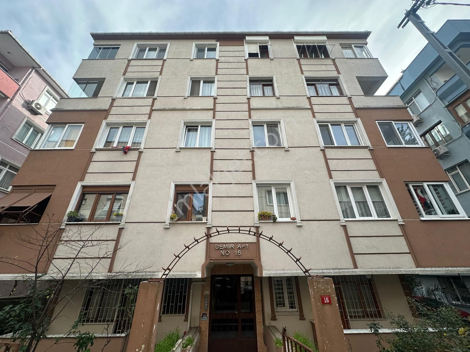 ▃artemin▃çınar'da Merkezi Konumda Ön Cephe 2.kat 110m² 3+1 !